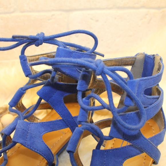 Material Girl Gladiator Sandals - Picture 3 of 8